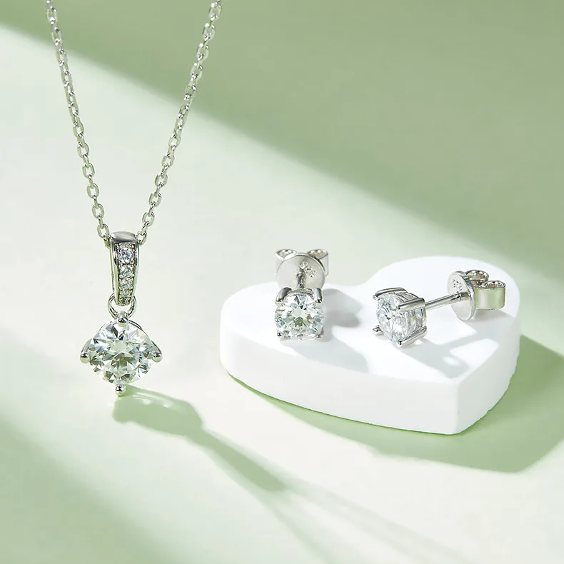 Classic Four-Prong S925 White-Gold-Plated Silver Moissanite Pendant Stud Earrings Jewelry Set