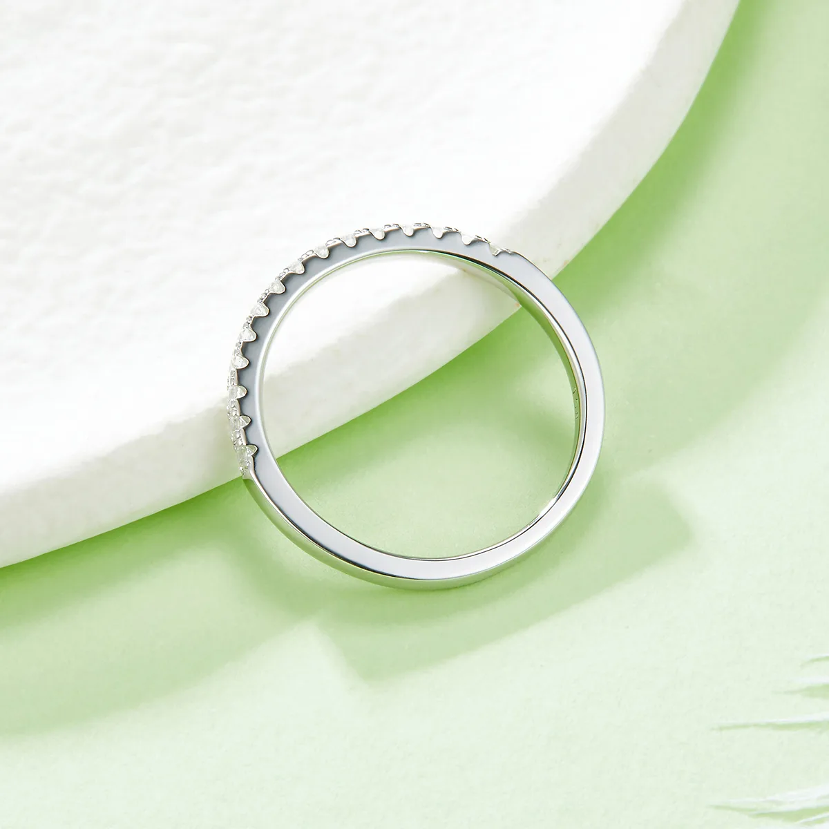 Straight-Row Ring Guard S925 White-Gold-Plated Silver Moissanite Melee Confession Ring 0.33ct D