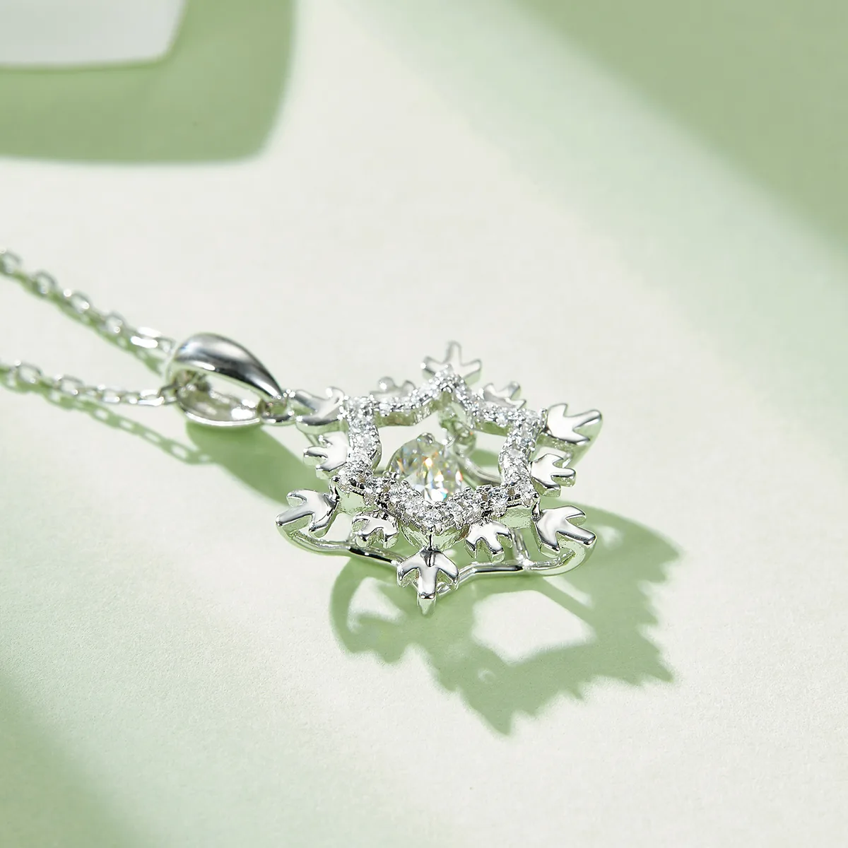 Spirit Women's S925 White-Gold-Plated Silver Moissanite Necklace 0.5ct D