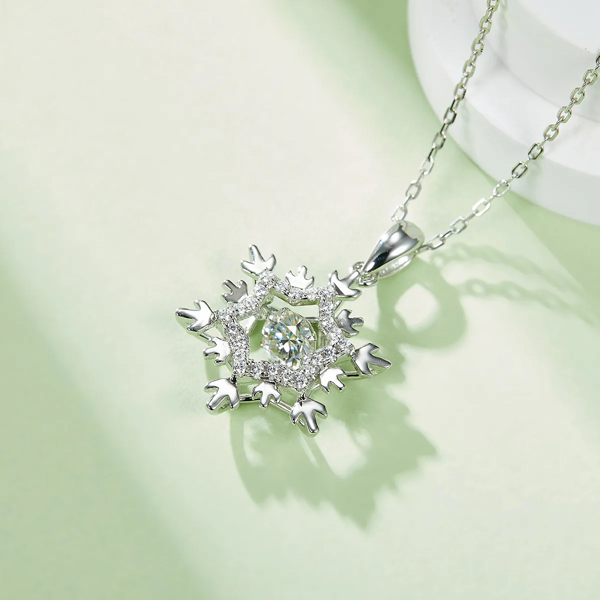 Spirit Women's S925 White-Gold-Plated Silver Moissanite Necklace 0.5ct D