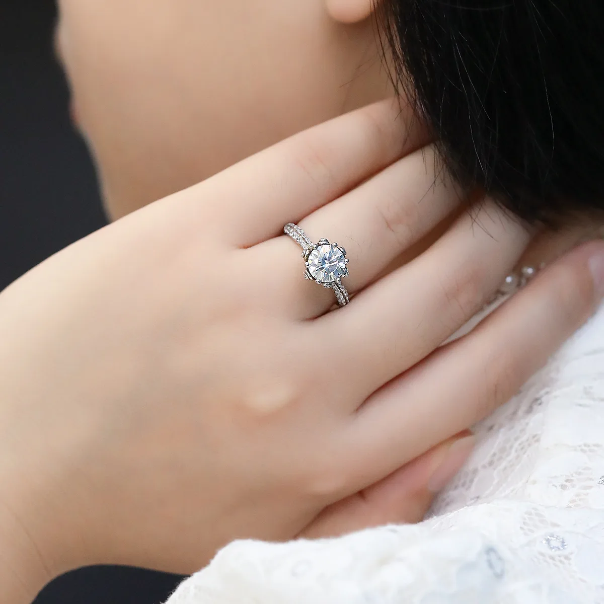 Straight-Band Luxury Pavé Flora S925 White-Gold-Plated Silver Moissanite Wedding Band Women's Ring 2.0ct D