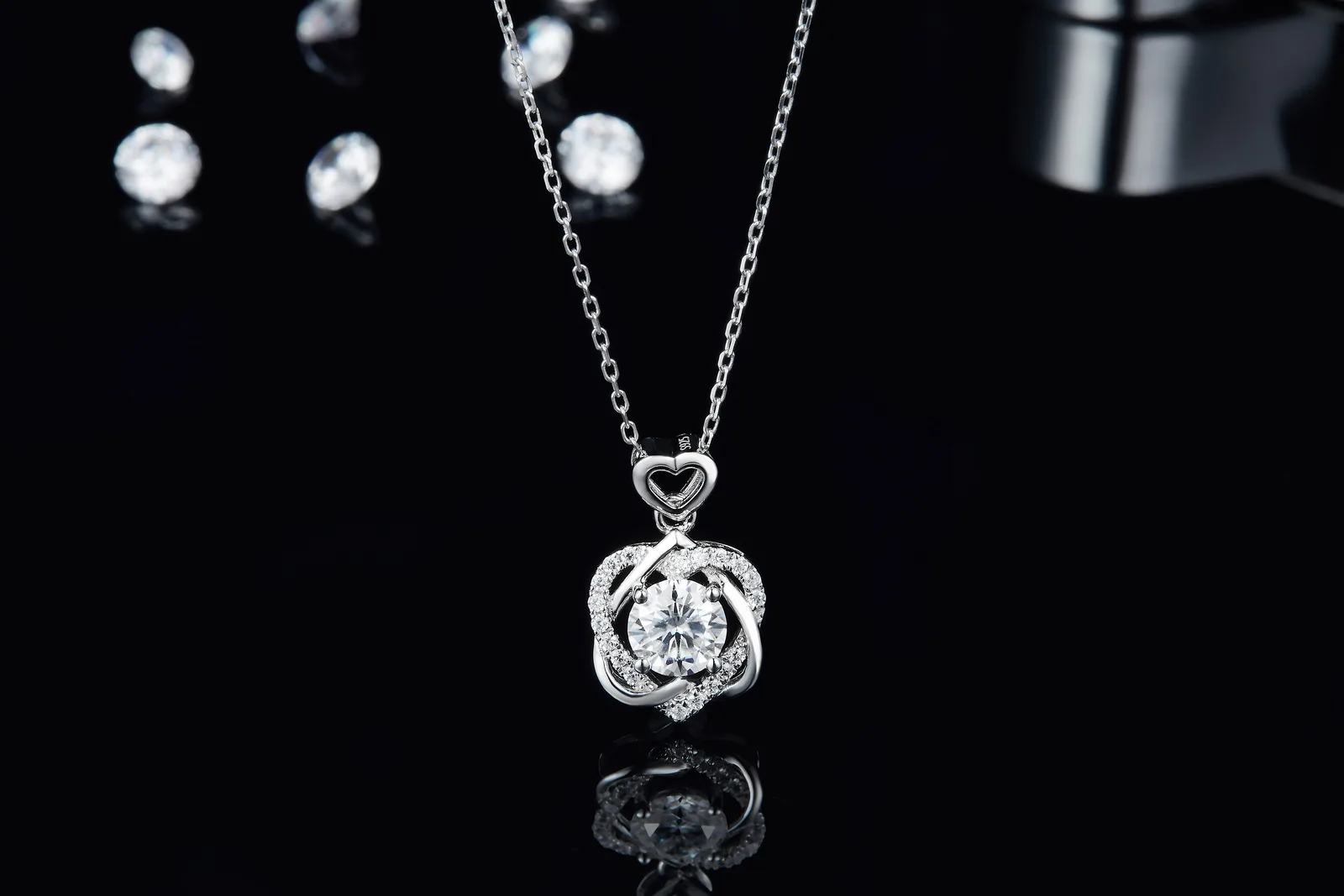 JS050 S925 White-Gold-Plated Silver Moissanite Red Blue Green Necklace 1.0ct