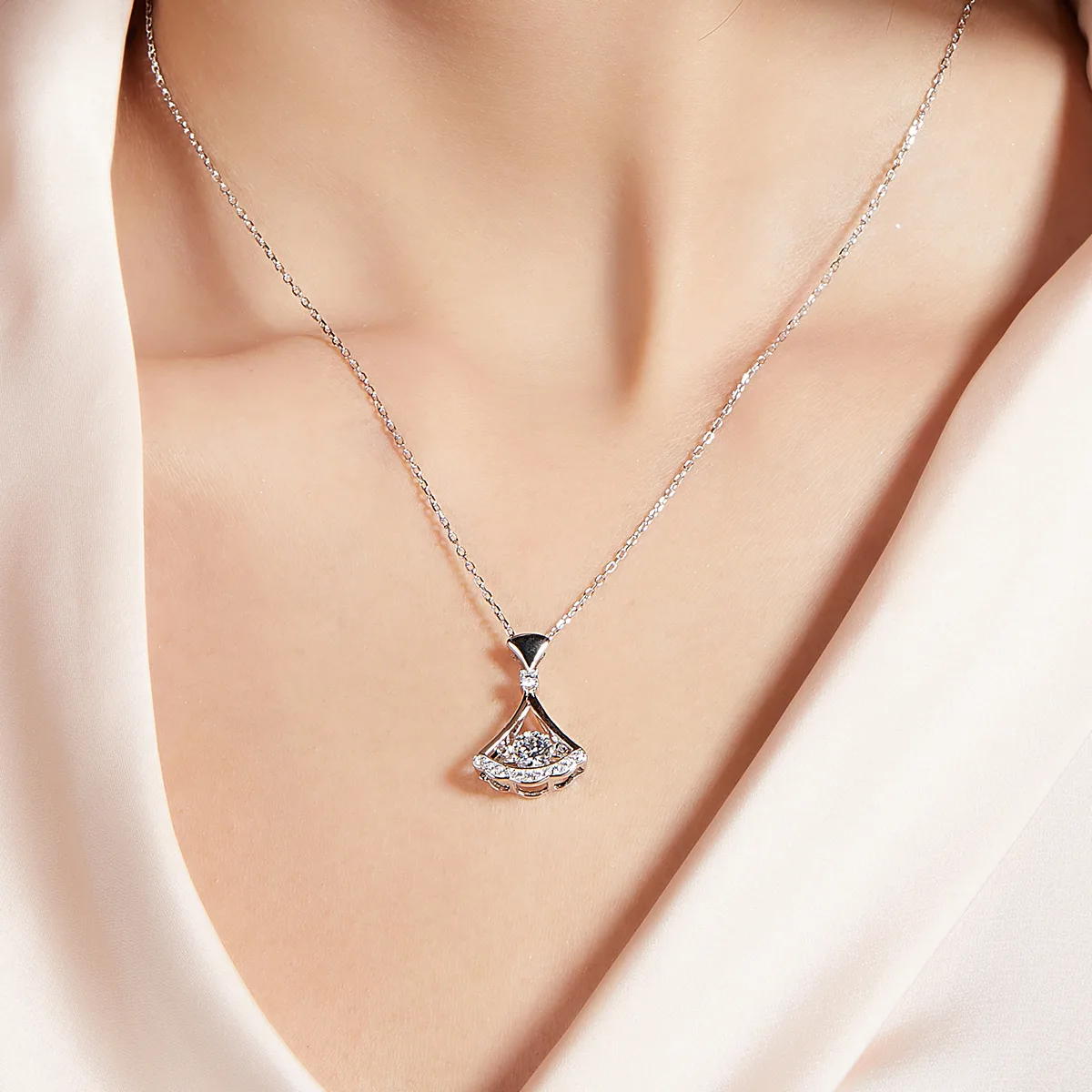 Spirit S925 White-Gold-Plated Silver Moissanite Necklace 0.5ct D - OLDM