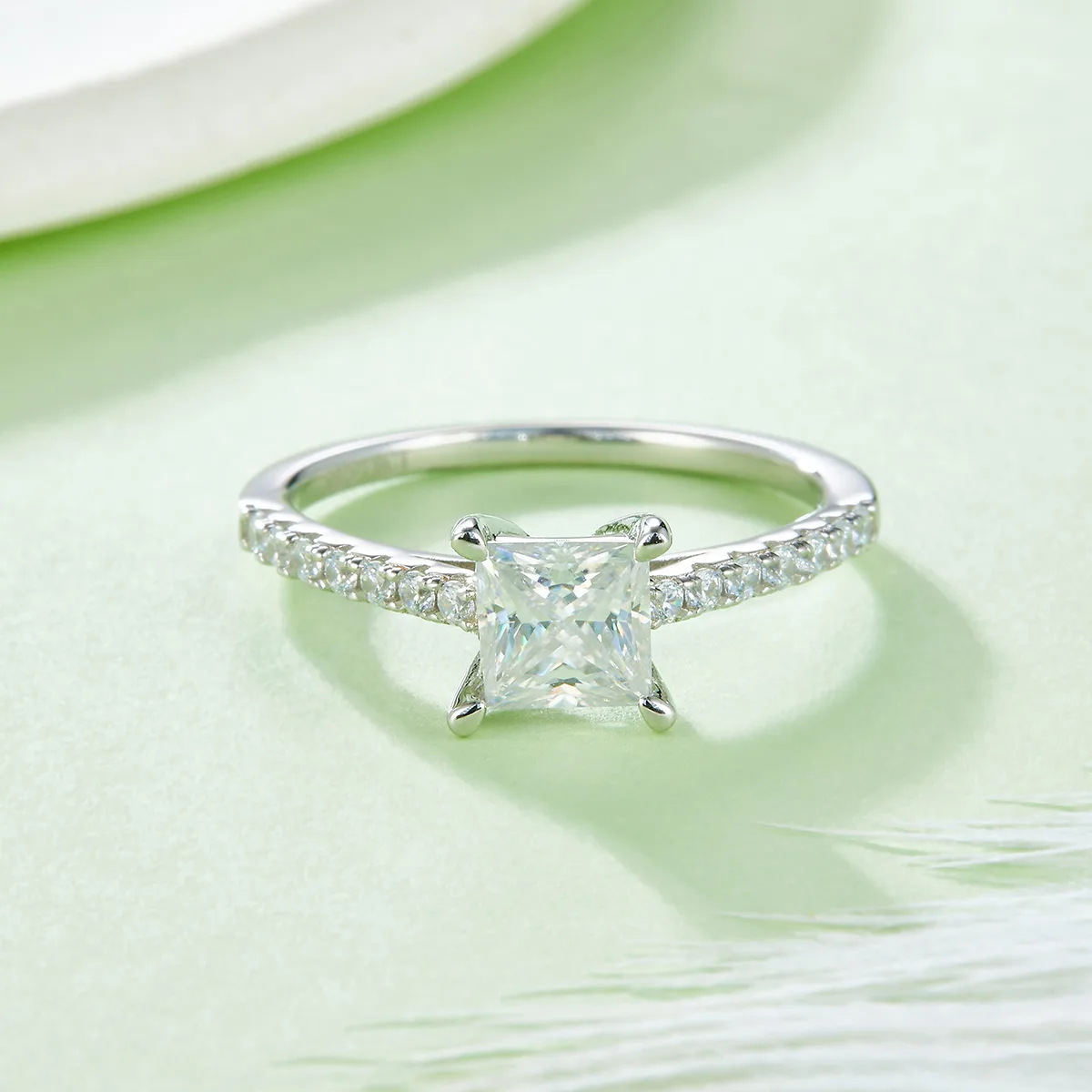 Micro-Pavé Square S925 White-Gold-Plated Silver Moissanite Proposal Ring Women's Ring 1.0ct D