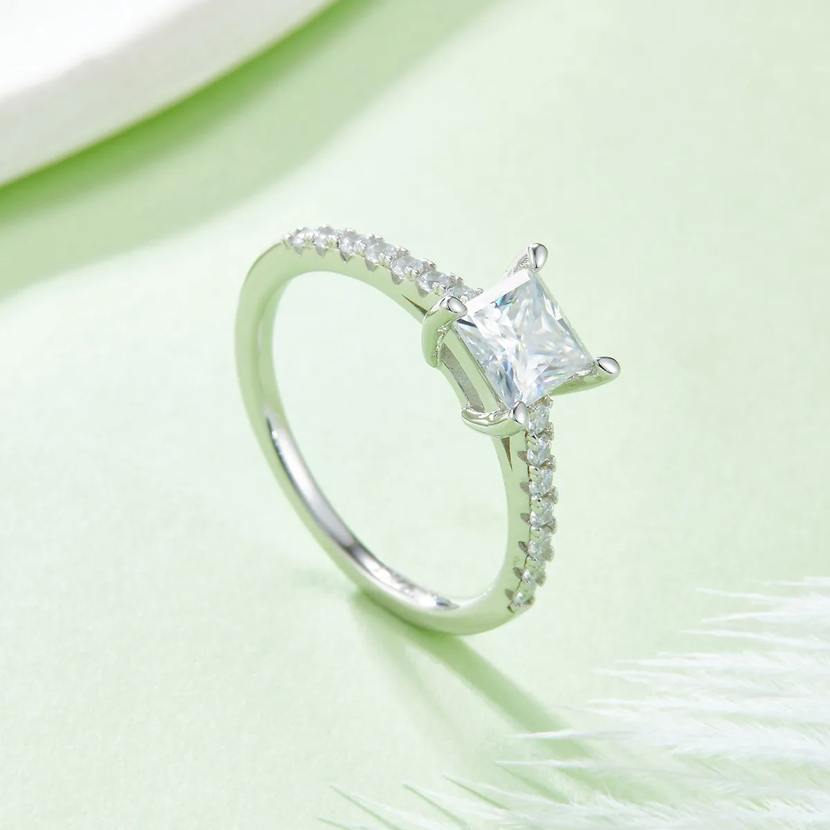 Micro-Pavé Square S925 White-Gold-Plated Silver Moissanite Proposal Ring Women's Ring 1.0ct D