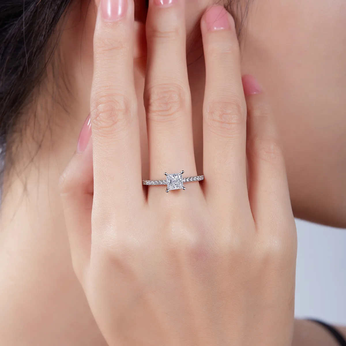 Micro-Pavé Square S925 White-Gold-Plated Silver Moissanite Proposal Ring Women's Ring 1.0ct D