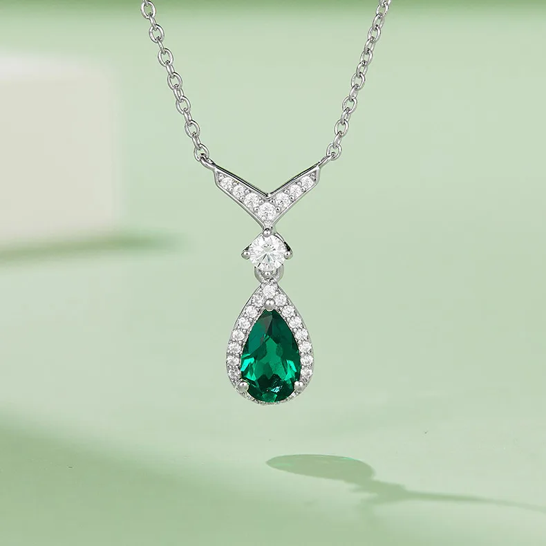 N2019858 Pear Lab-Grown Emerald S925 White-Gold-Plated Silver Necklace Center Stone 8*5mm/0.73CT