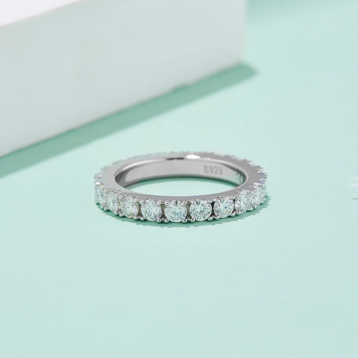 Full-Circle Ring Guard S925 White-Gold-Plated Silver Moissanite Melee Promise Ring 3.0mm