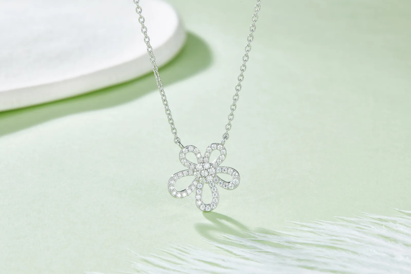 DSYP24 Flower S925 White-Gold-Plated Silver Moissanite Necklace 0.22