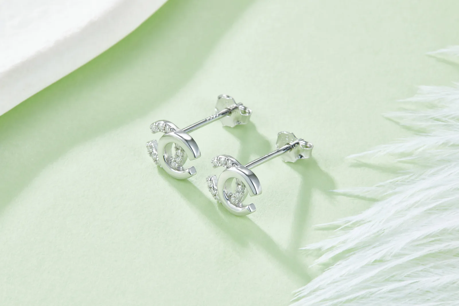 DSYE6580 CS925 White-Gold-Plated Silver Moissanite Stud Earrings 0.08CT