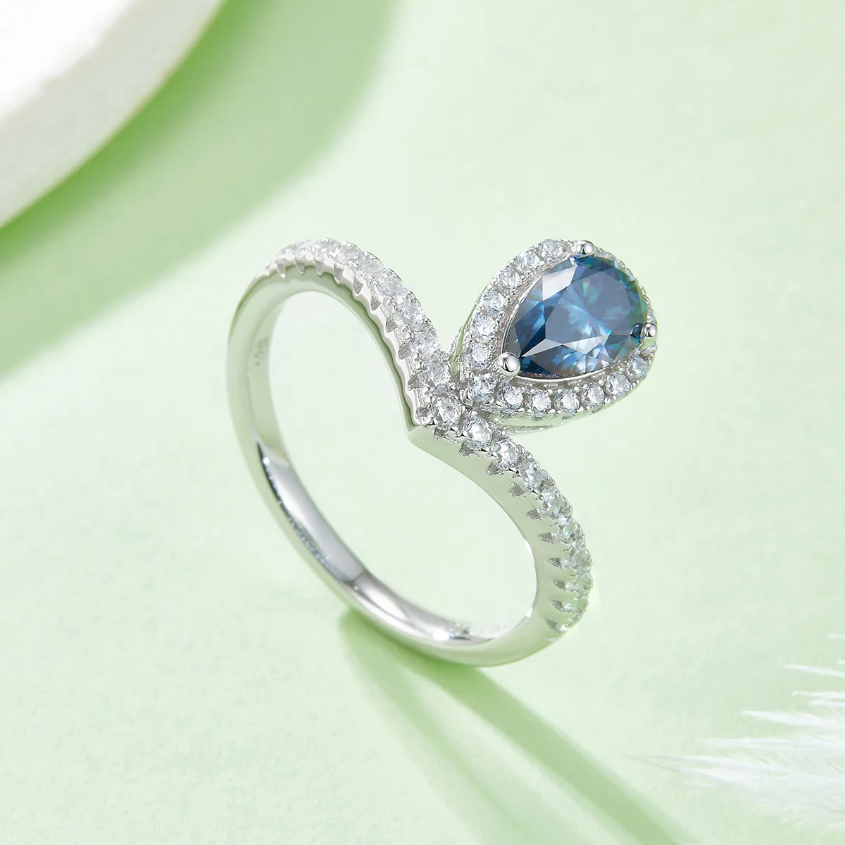 V Minimalist Teardrop S925 White-Gold-Plated Silver Multi Moissanite Engagement Ring Women's Ring 1ct D