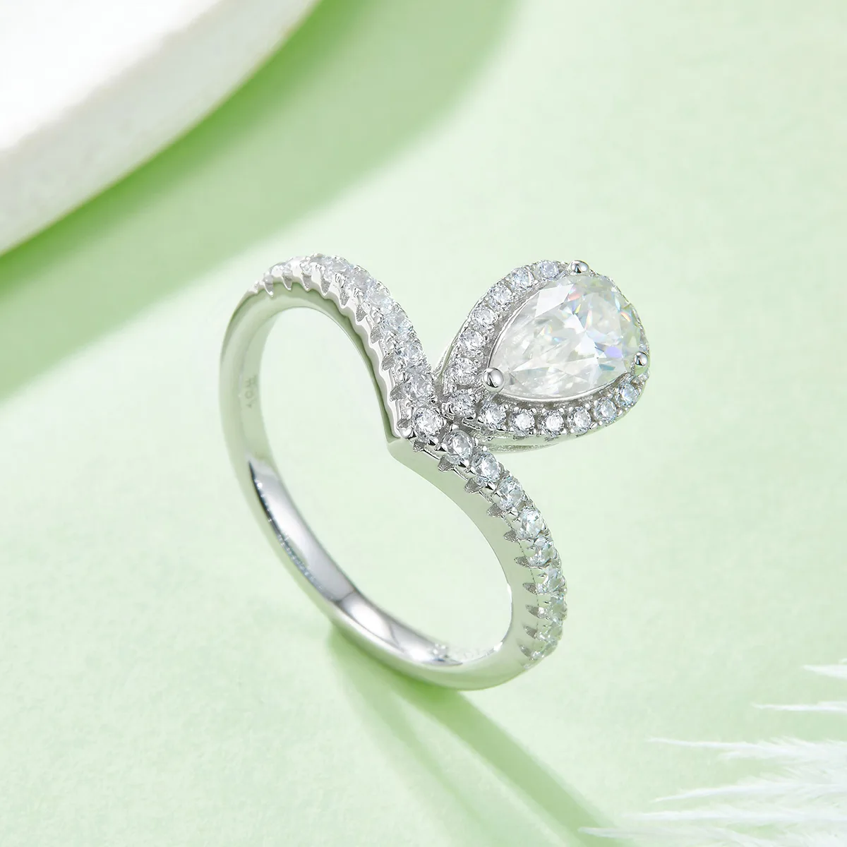 V Minimalist Teardrop S925 White-Gold-Plated Silver Multi Moissanite Engagement Ring Women's Ring 1ct D