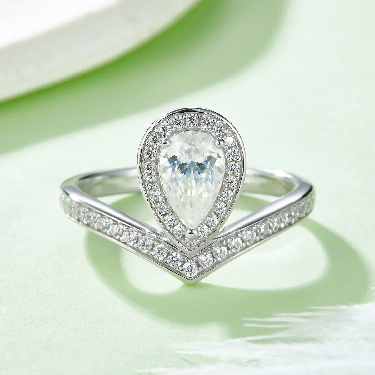 V Tiger Teardrop S925 White-Gold-Plated Silver Multi Moissanite Proposal Ring Women's Ring 1ct D