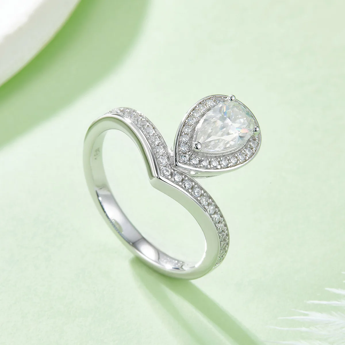 V Tiger Teardrop S925 White-Gold-Plated Silver Multi Moissanite Proposal Ring Women's Ring 1ct D
