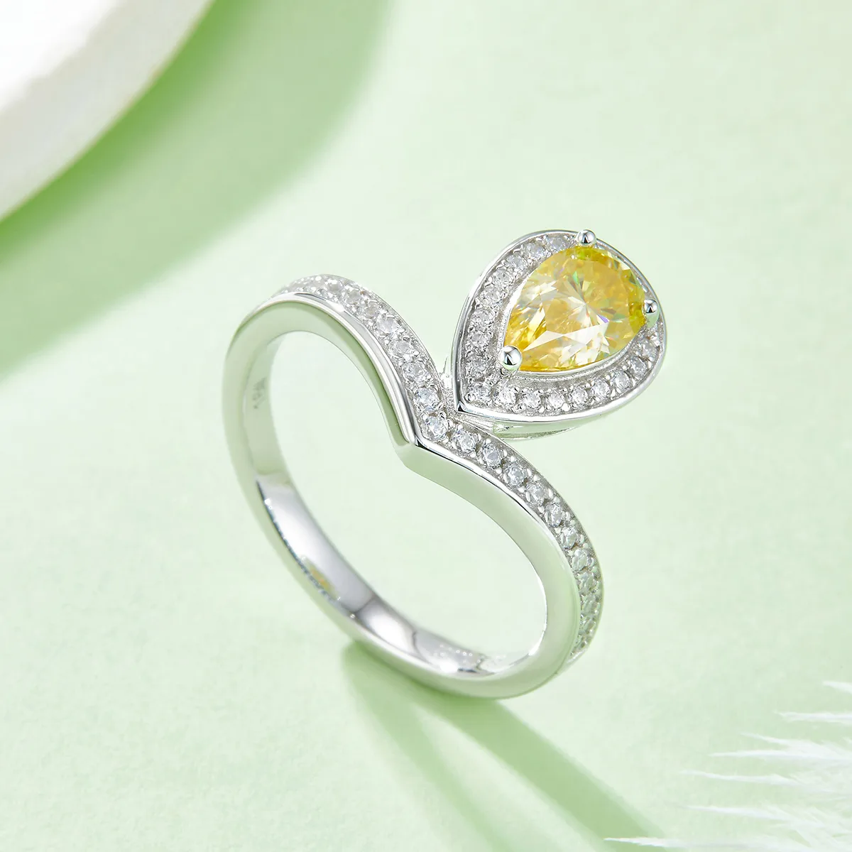 V Tiger Teardrop S925 White-Gold-Plated Silver Multi Moissanite Proposal Ring Women's Ring 1ct D