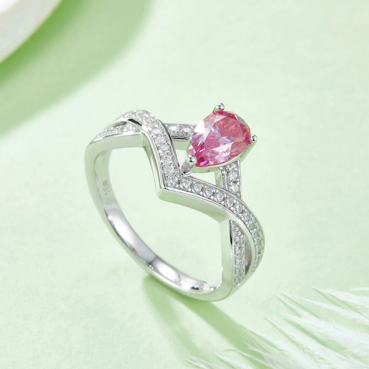 V Teardrop S925 White-Gold-Plated Silver Multi Moissanite Proposal Ring Women's Ring 1ct D