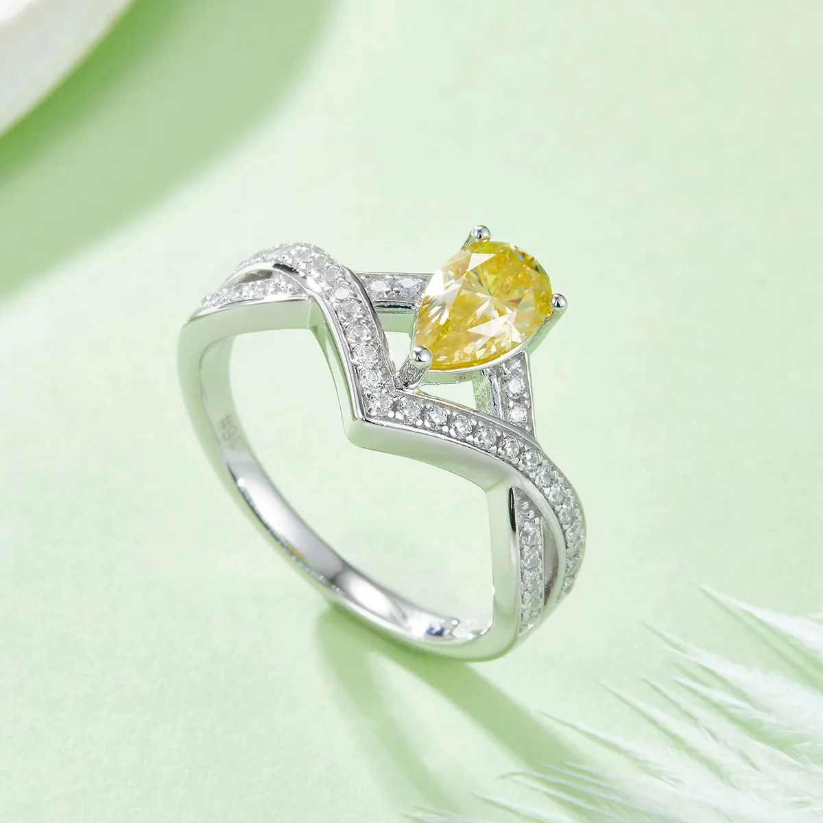 V Teardrop S925 White-Gold-Plated Silver Multi Moissanite Proposal Ring Women's Ring 1ct D