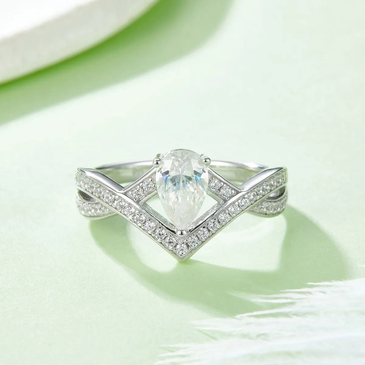 V Teardrop S925 White-Gold-Plated Silver Multi Moissanite Proposal Ring Women's Ring 1ct D