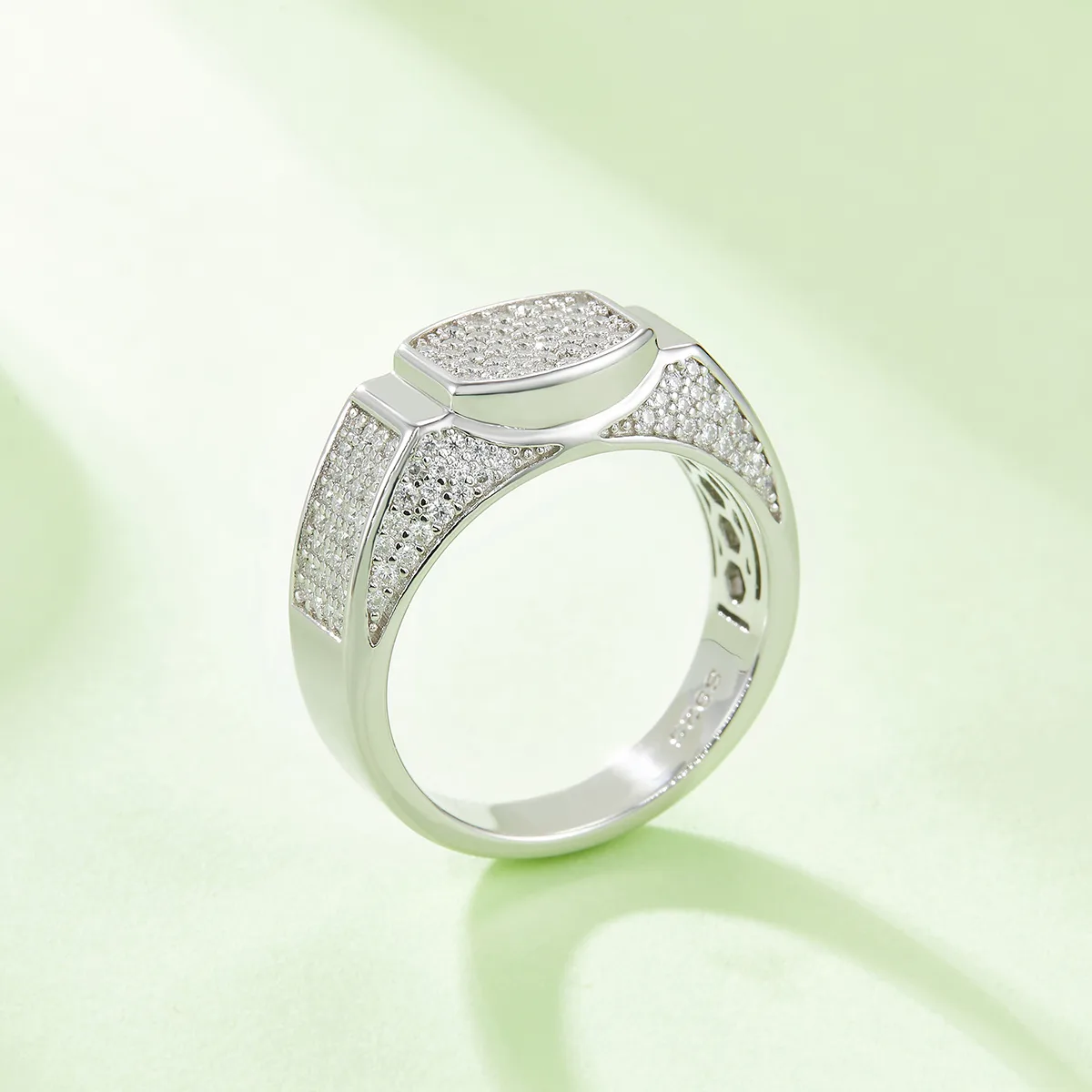 R6477 Luxury Pavé S925 White-Gold-Plated Silver Moissanite Men