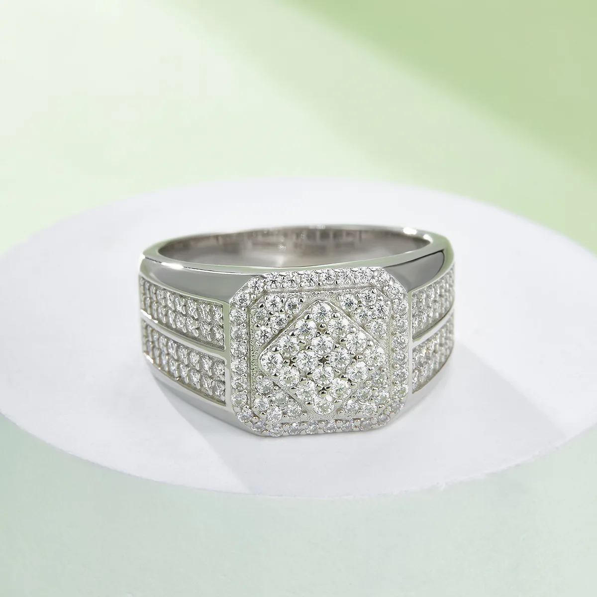 R6473 Luxury Pavé S925 White-Gold-Plated Silver Moissanite Men's Ring Melee Stones D 1.0ct