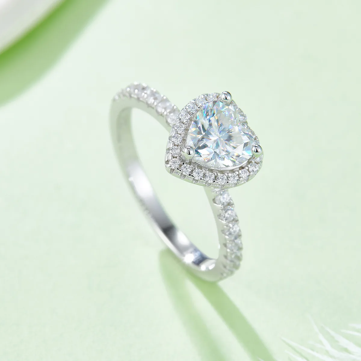 Light Luxury Heart S925 White-Gold-Plated Silver Moissanite Proposal Ring Women's Ring 1.0ct D