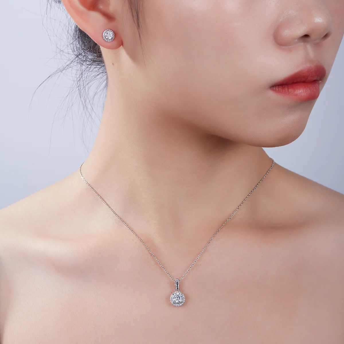 Light Luxury Round S925 White-Gold-Plated Silver Moissanite Pendant Stud Earrings Jewelry Set