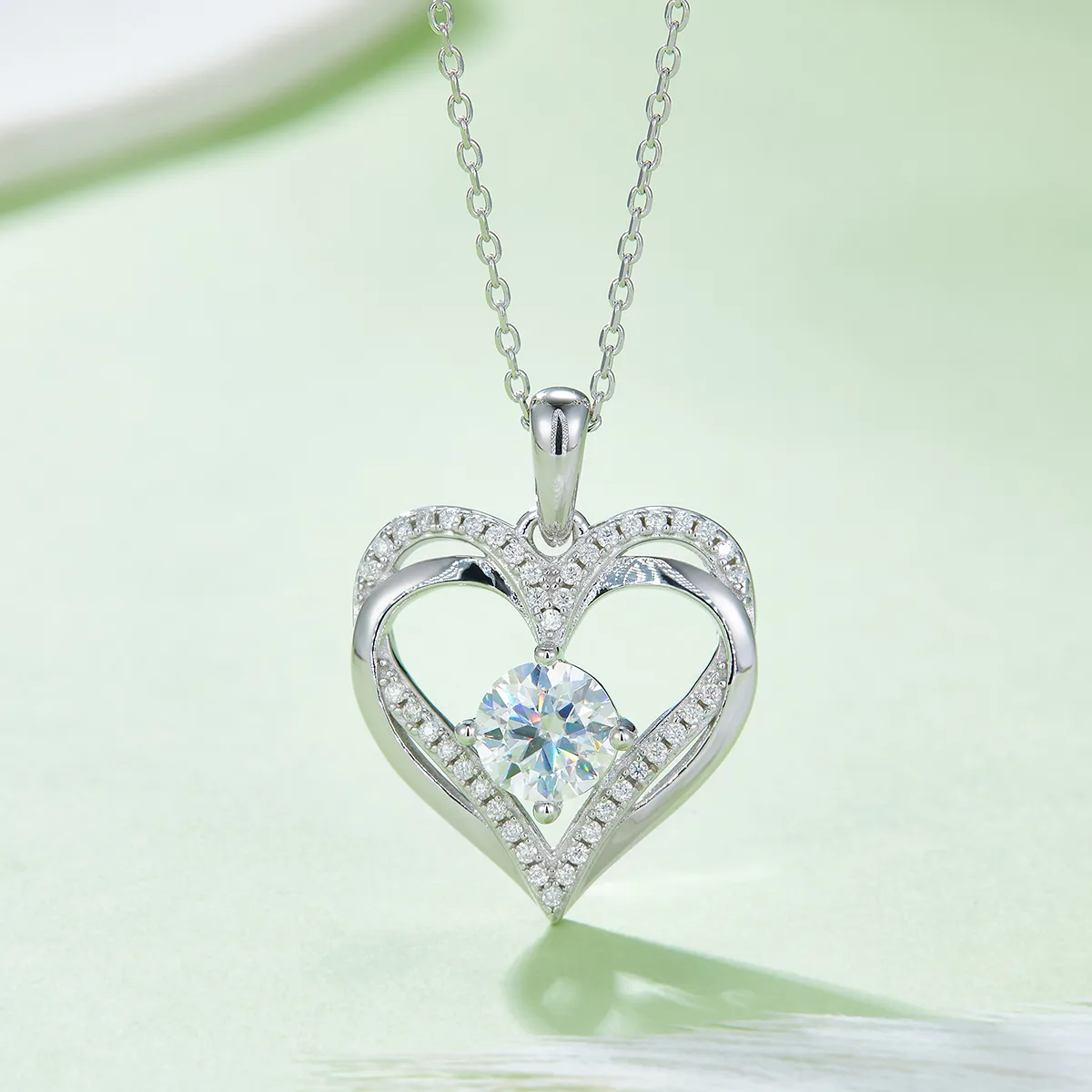 Round Heart Pendant S925 Silver Moissanite Melee D 1.2CT