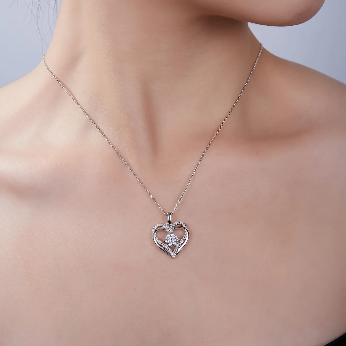 Round Heart Pendant S925 Silver Moissanite Melee D 1.2CT