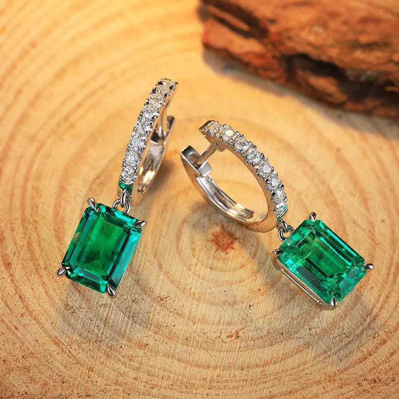 E099 Lab-Grown Emerald S925 White-Gold-Plated Silver Stud Earrings Center Stone 8*6mm/2.75ct