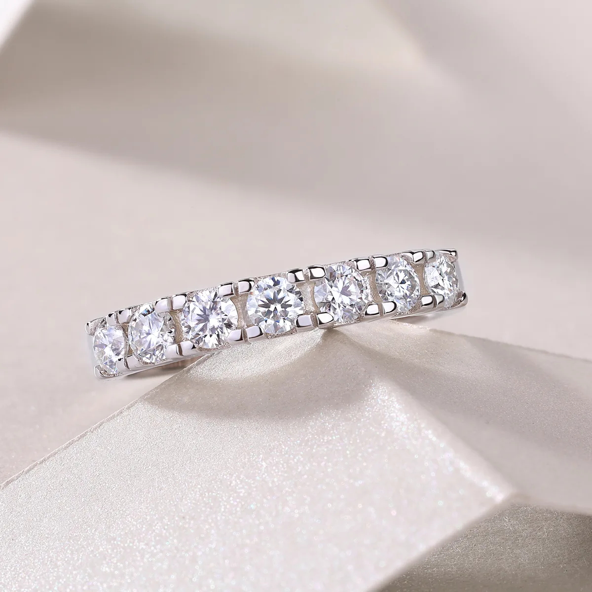 R12961 S925 Silver 18K White Gold Wedding Band Moissanite Melee 0.7CT