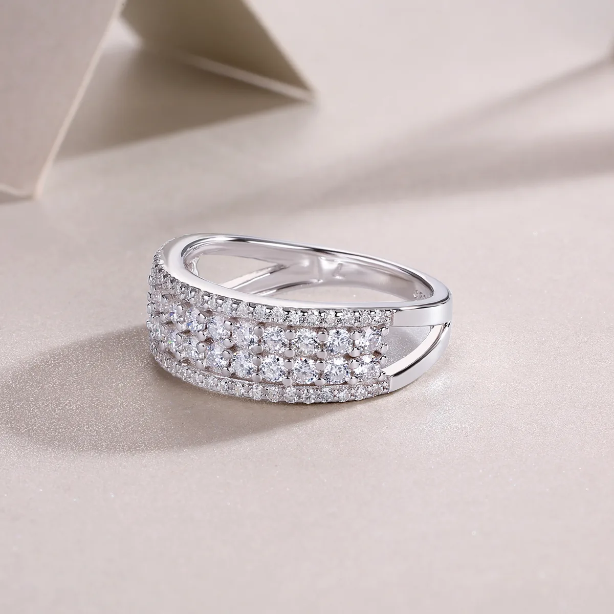 R13317 S925 Silver 18K White Gold Anniversary Ring Moissanite Melee 1.068CT