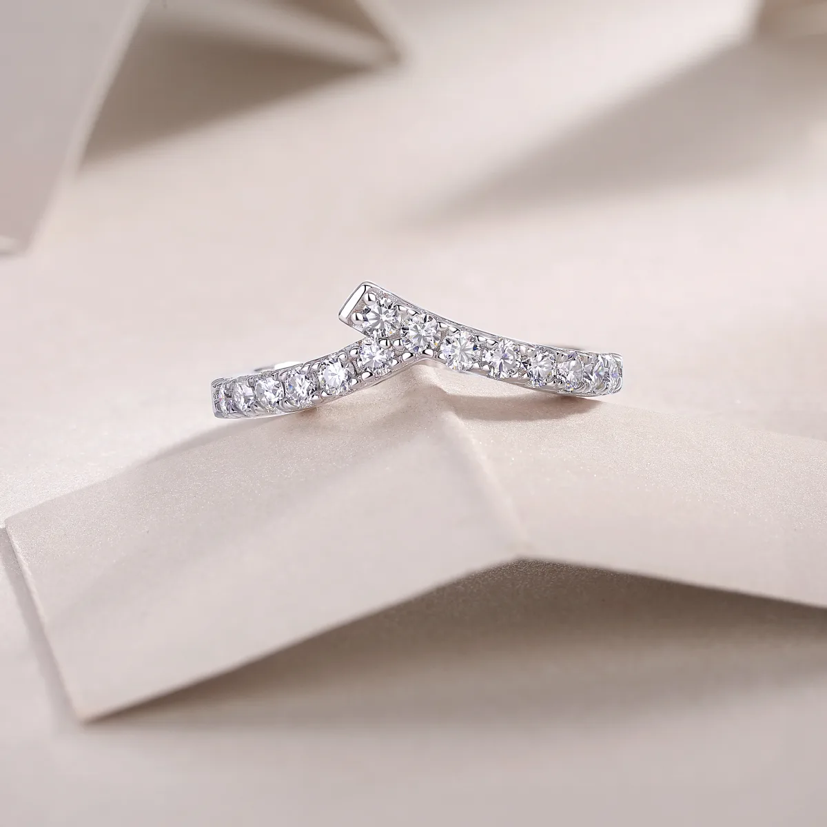 R13210 S925 Silver 18K White Gold Engagement Ring Moissanite Melee 0.42CT