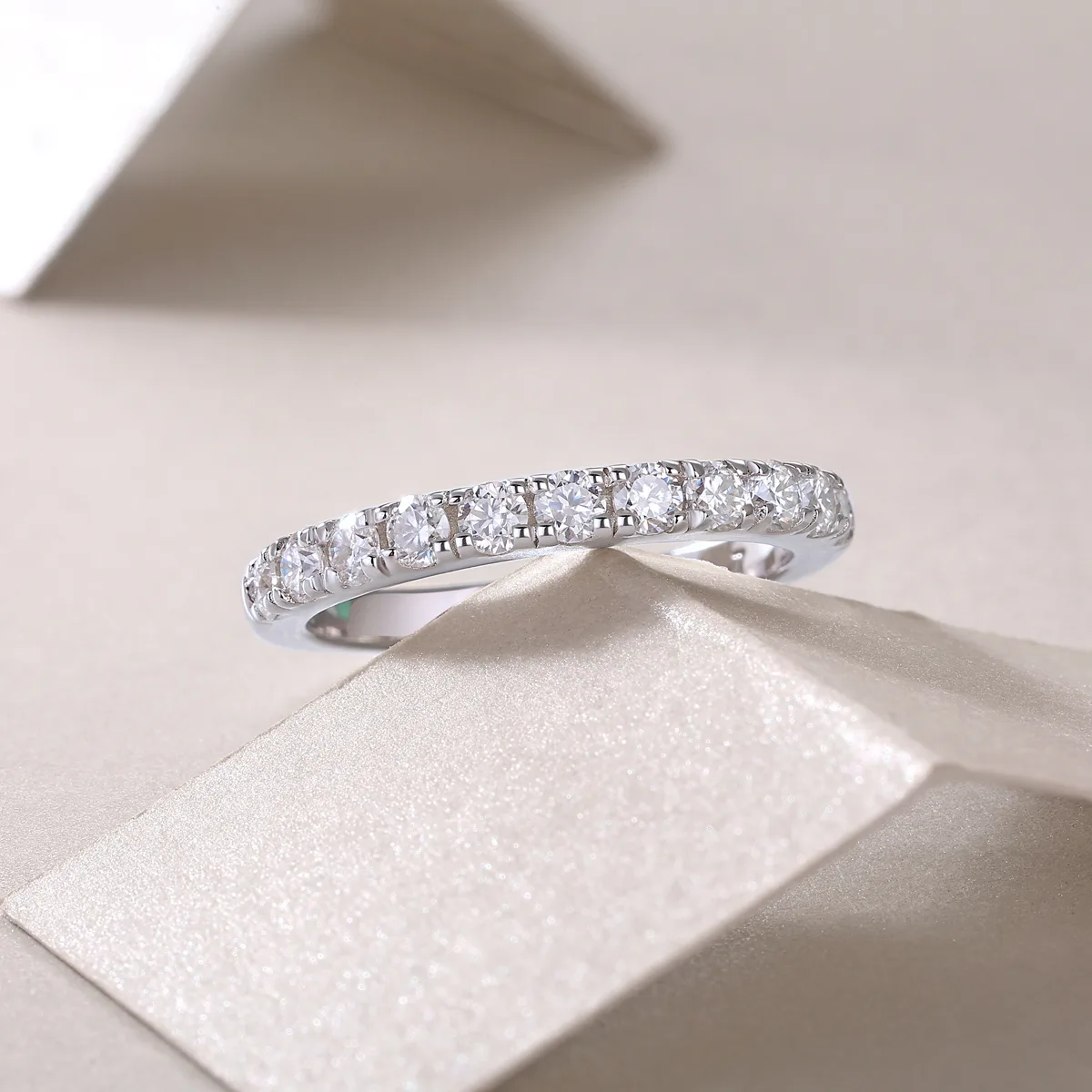 R13238 S925 Silver 18K White Gold Anniversary Ring Women's Ring Moissanite Melee 0.48CT