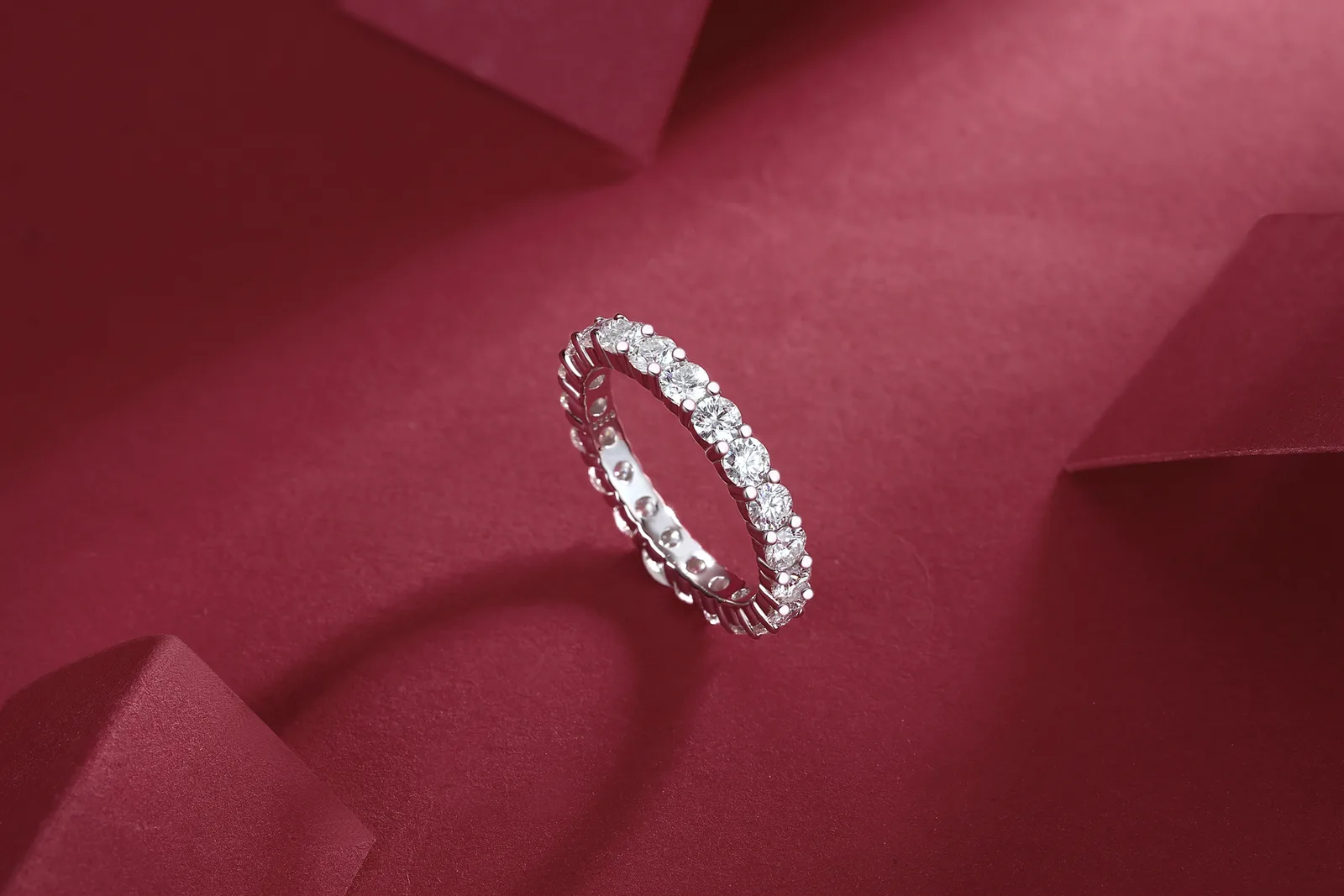 R12742 S925 Silver 18K White Gold Wedding Band Women's Ring Moissanite Melee 2.1CT