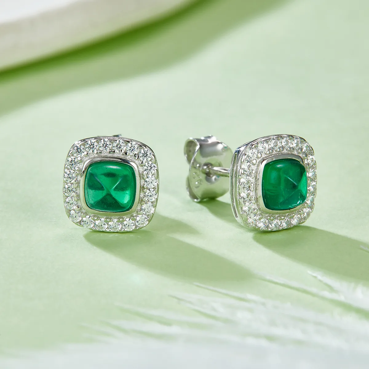 E2020295 Cushion Lab-Grown Emerald S925 White-Gold-Plated Silver Earrings 4.0mm/0.79CT