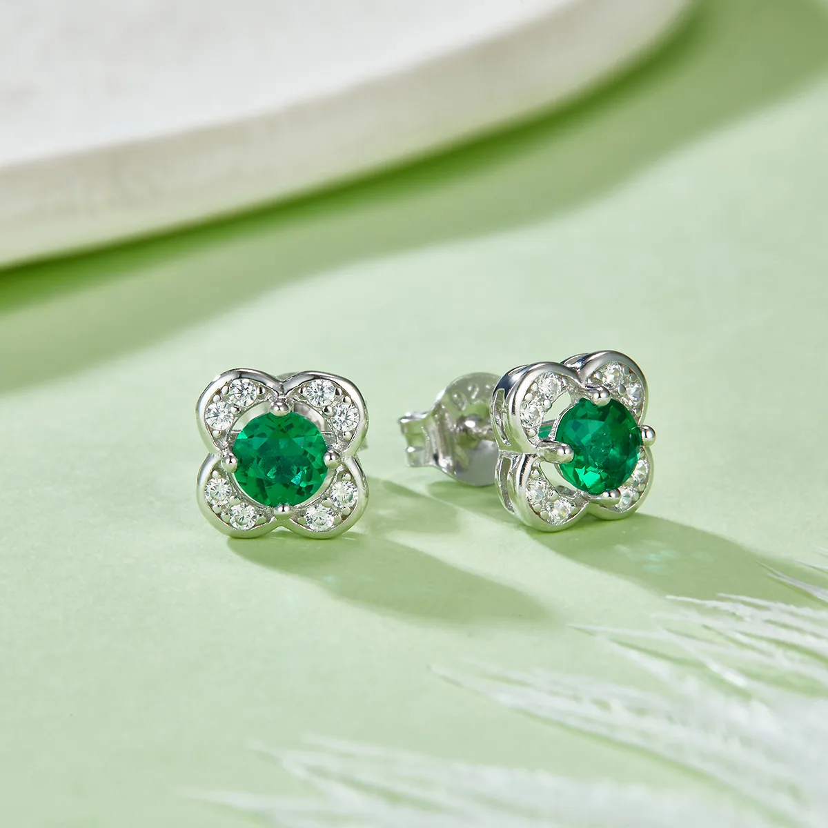 E2020422 Round Lab-Grown Emerald S925 White-Gold-Plated Silver Earrings 4.0mm/0.45CT