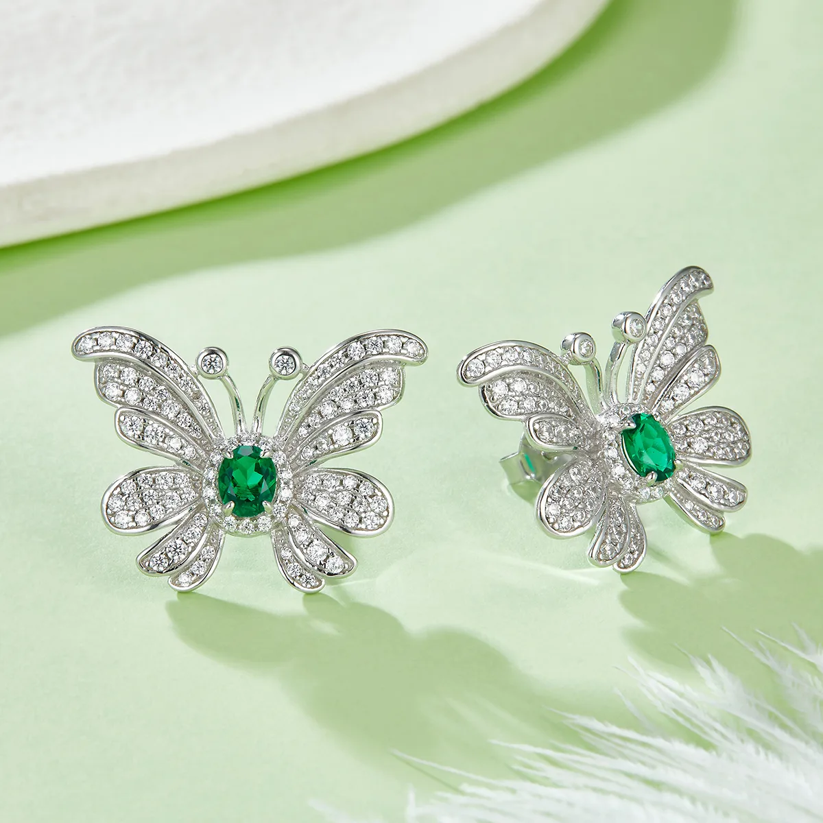 E0852 Oval Lab-Grown Emerald S925 White-Gold-Plated Silver Earrings Center Stone 5*4mm/0.39CT