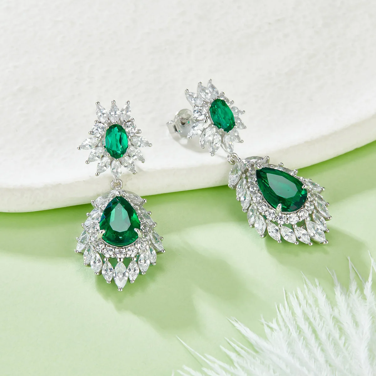 E0072 Pear Lab-Grown Emerald S925 White-Gold-Plated Silver Earrings Center Stone 11*7mm/4.12CT