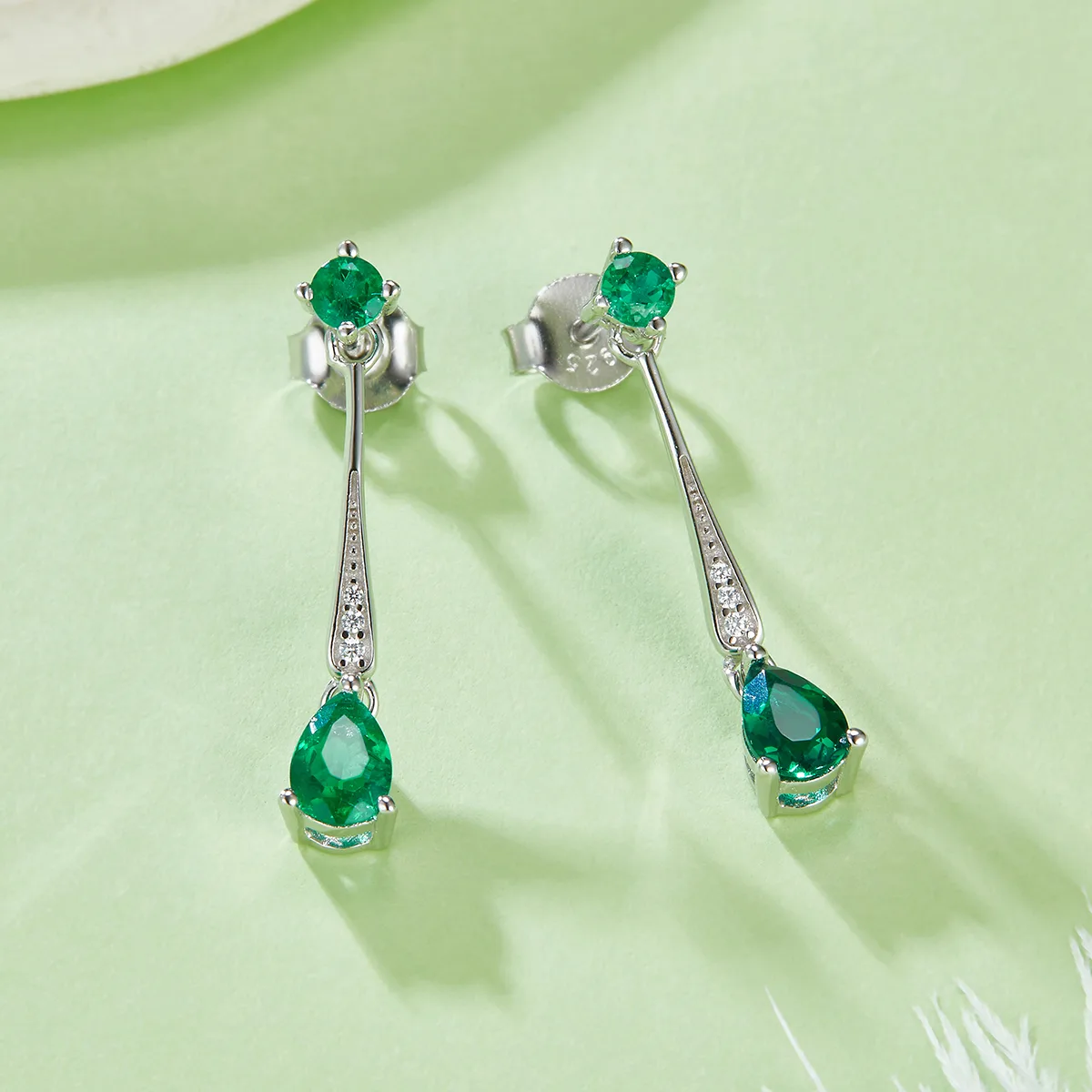 E2020426 Pear Lab-Grown Emerald S925 White-Gold-Plated Silver Earrings Center Stone 6*4mm/0.5CT