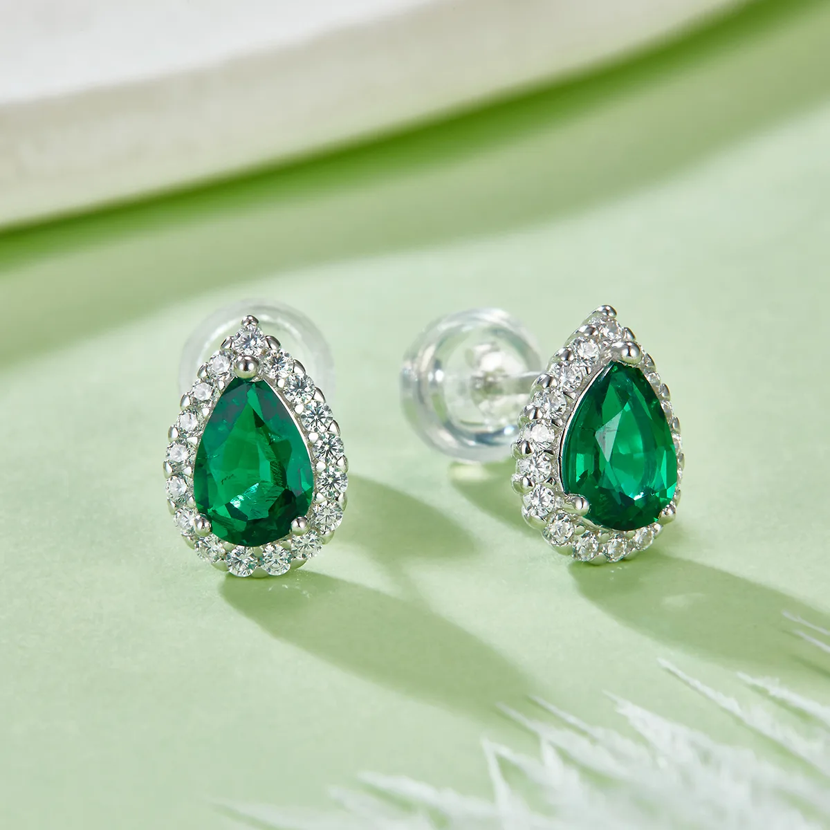 E1617 Pear Lab-Grown Gemstone S925 White-Gold-Plated Silver Earrings 1.0CT