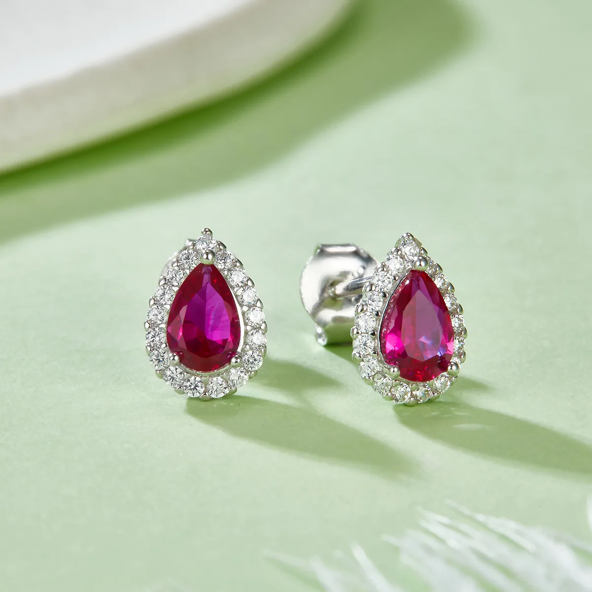 E1617 Pear Lab-Grown Gemstone S925 White-Gold-Plated Silver Earrings 1.0CT