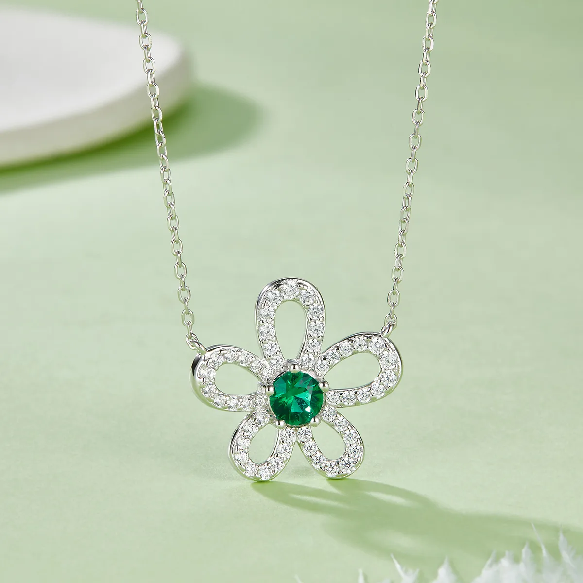 P3166-1-2 Round Lab-Grown Gemstone S925 White-Gold-Plated Silver Necklace 0.5CT