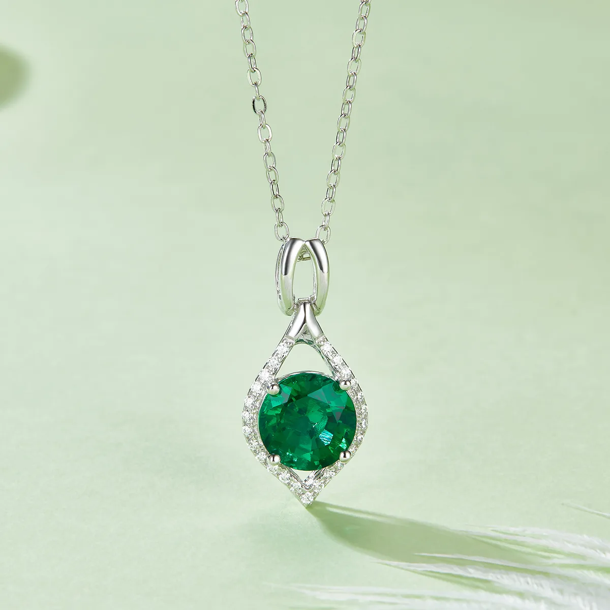 P1614 Round Lab-Grown Emerald S925 White-Gold-Plated Silver Necklace 2.3CT