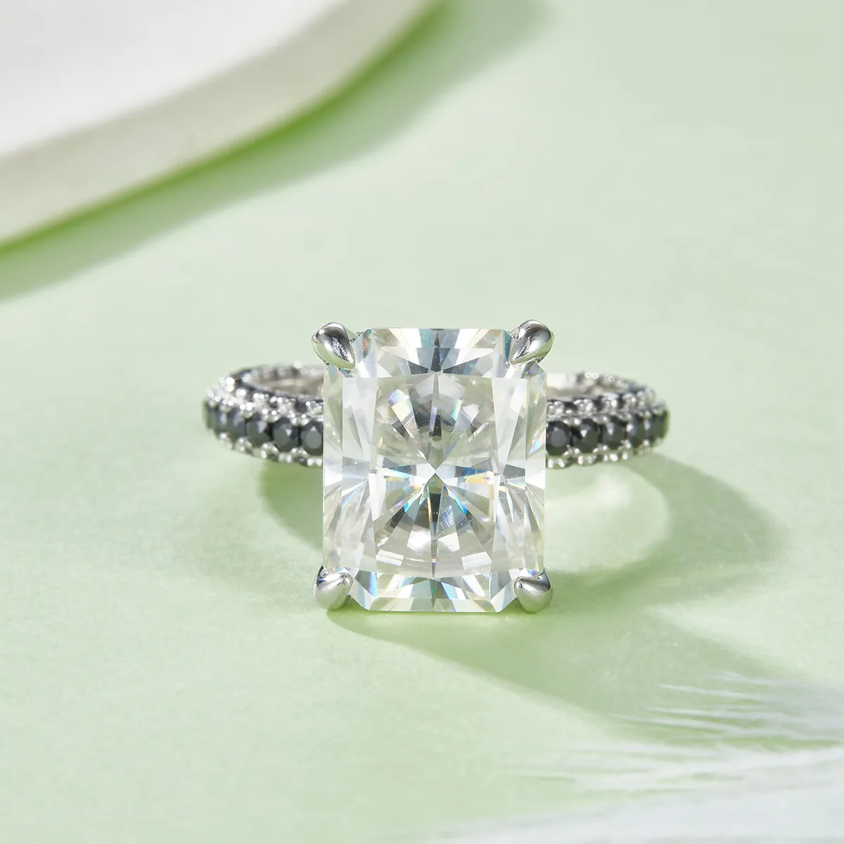 R231103019 S925 Silver 18K White Gold Radiant Moissanite Anniversary Ring Women's Ring 10*12mm/8.0CT