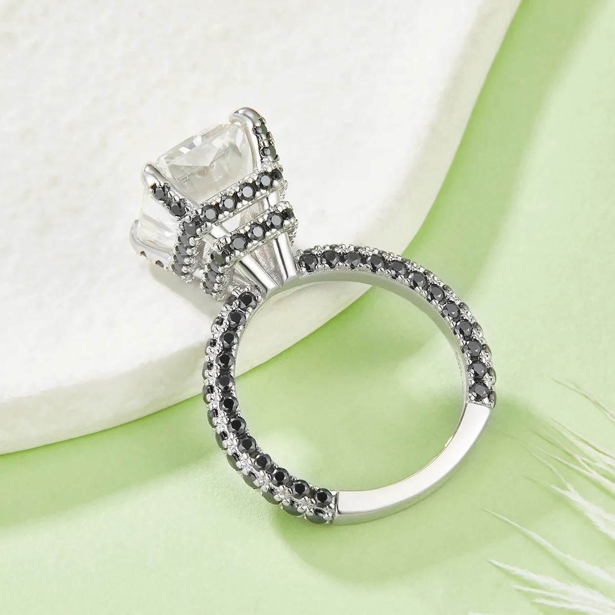 R231103019 S925 Silver 18K White Gold Radiant Moissanite Anniversary Ring Women's Ring 10*12mm/8.0CT