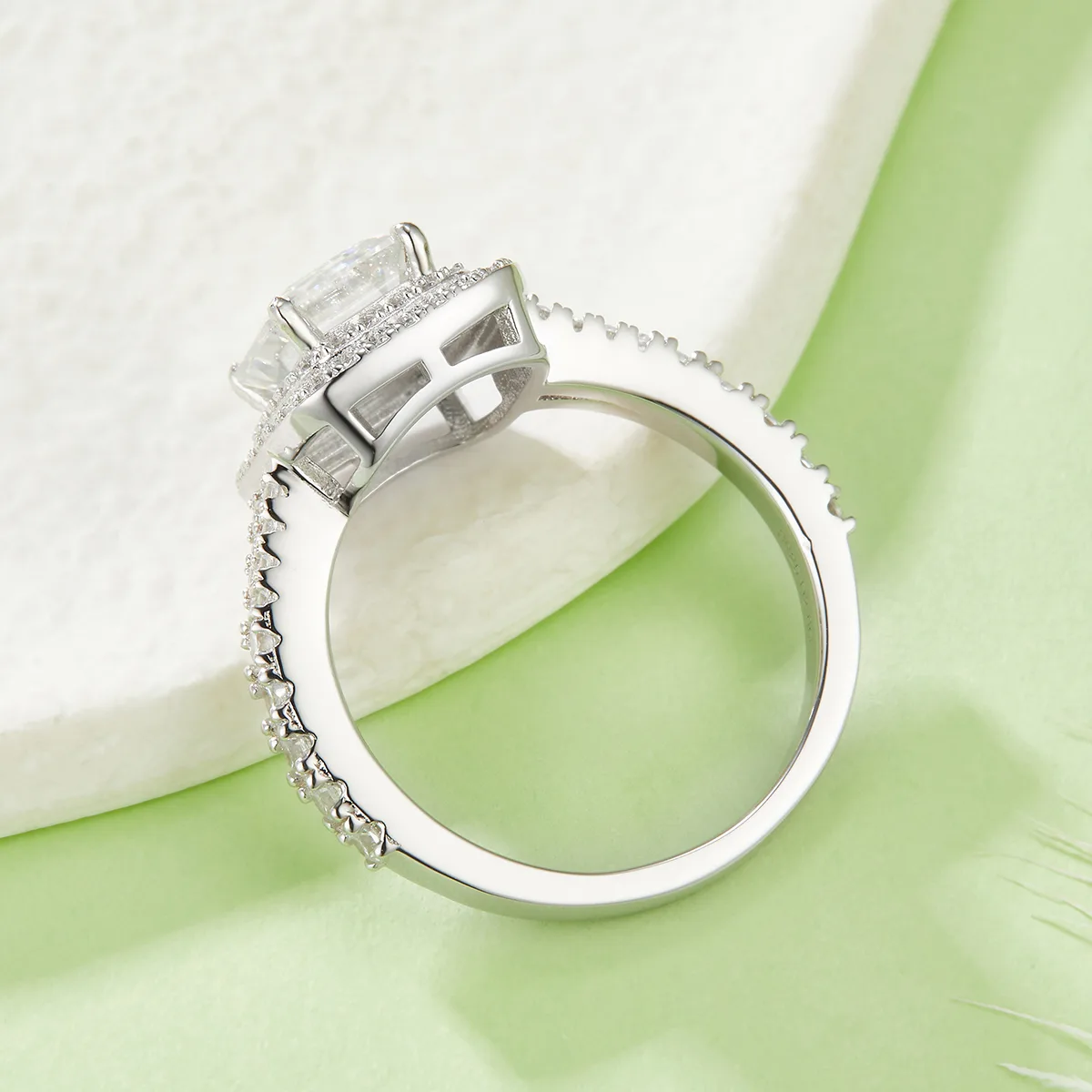 R240325004 S925 Silver 18K White Gold Emerald Moissanite Engagement Ring Women's Ring 9*7mm/3.0CT