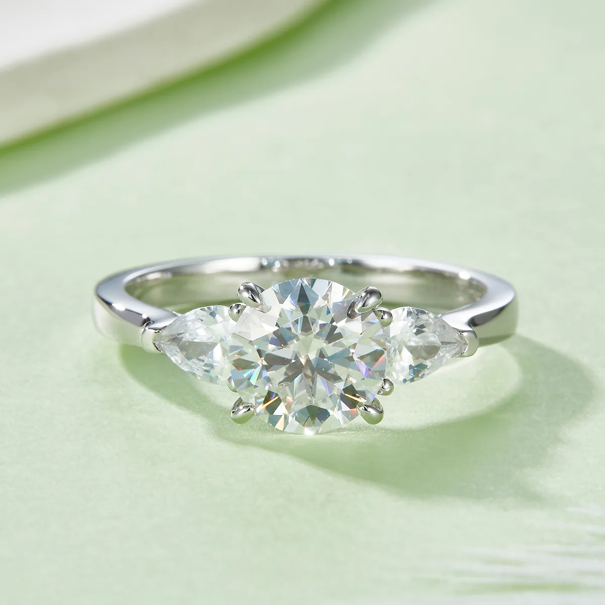 R240311023 S925 Silver 18K White Gold Round Moissanite Anniversary Ring Women's Ring 8.0mm/2.0CT