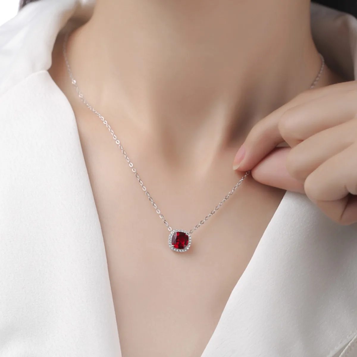 XSN0096 Lab-Grown Gemstone S925 White-Gold-Plated Silver Necklace Cushion 1.5ct