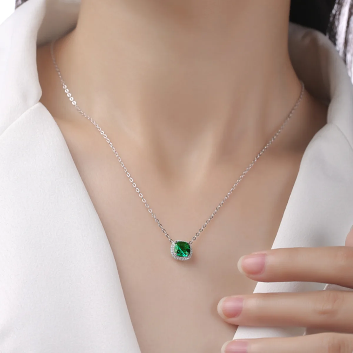 XSN0096 Lab-Grown Gemstone S925 White-Gold-Plated Silver Necklace Cushion 1.5ct