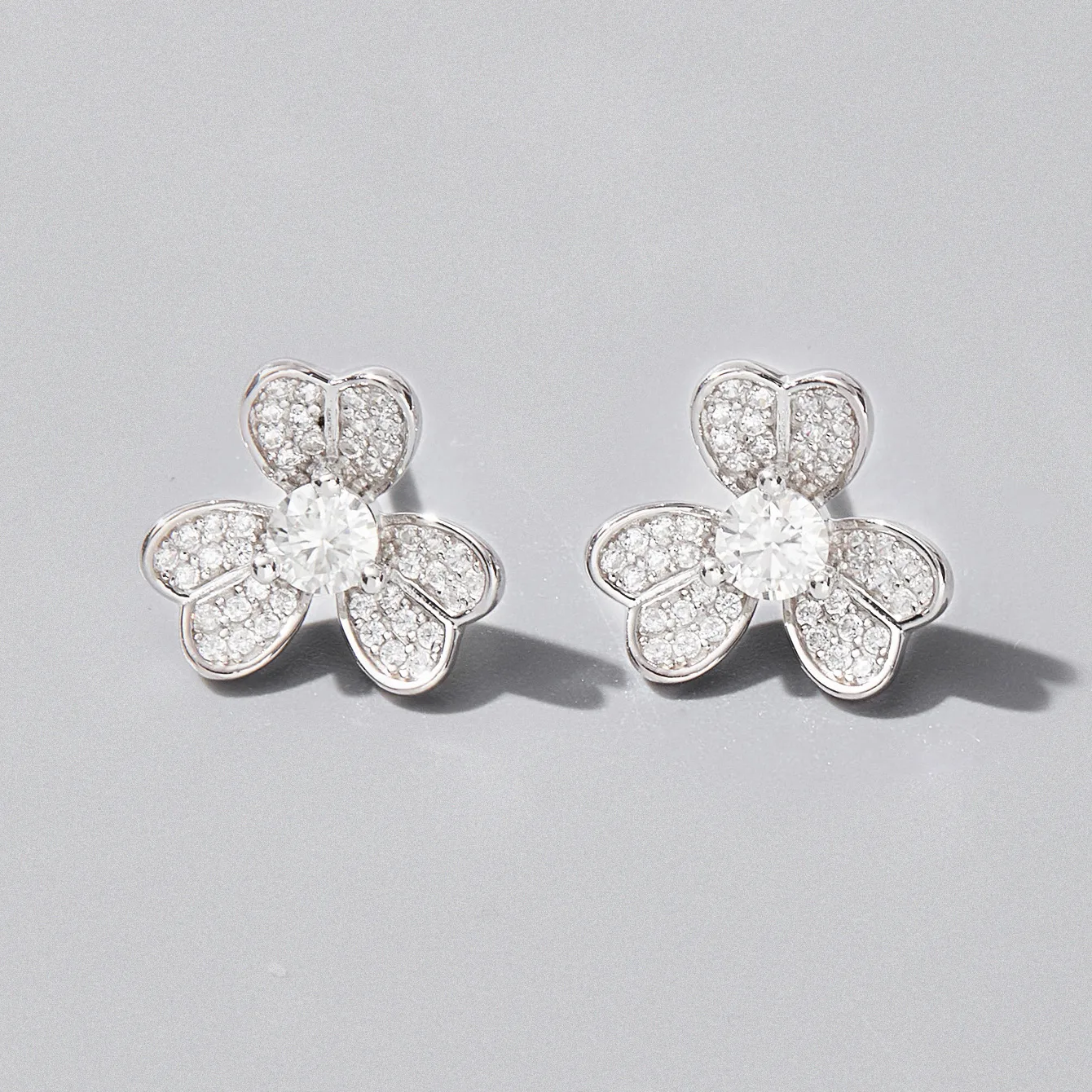 ES03244A1 S925 White-Gold-Plated Silver Cubic Zirconia Flower Stud Earrings